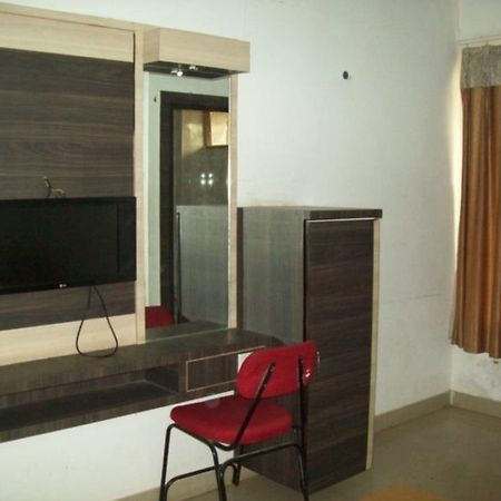 Hotel Mid - Way Inn Gandhinagar Luaran gambar
